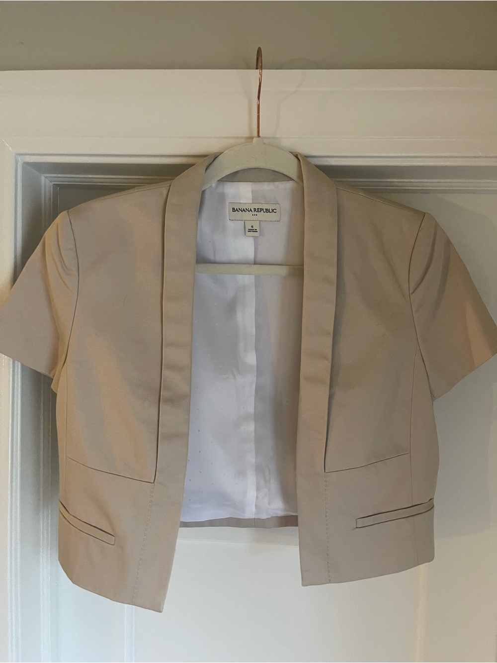 Banana Republic Cropped Short-Sleeve Blazer in Beige